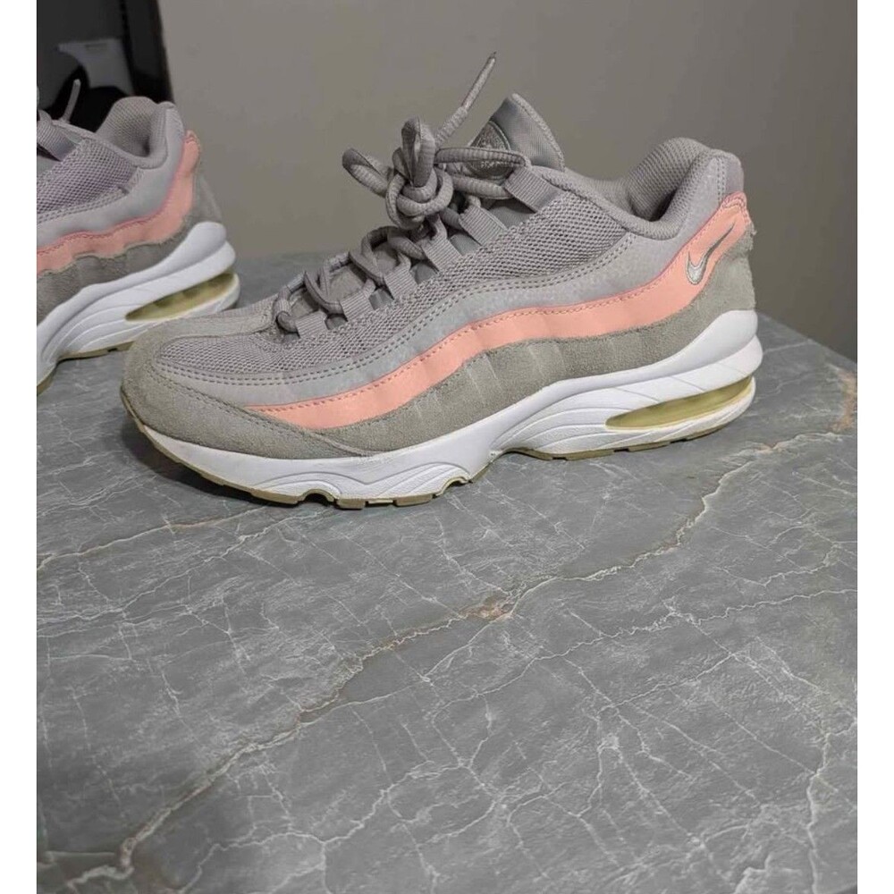 Size 6y Girls Pink & Grey Nike Air Max 95 Atmosphere. Fits A Size 7.5 In Women's - Picture 3 of 8